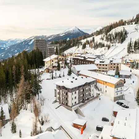 Penthouse In Near Slopes Apartment *